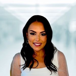 Meet your Posher, Dana